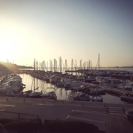 Studio Tout Confort Au Bord De La Mediterranee
